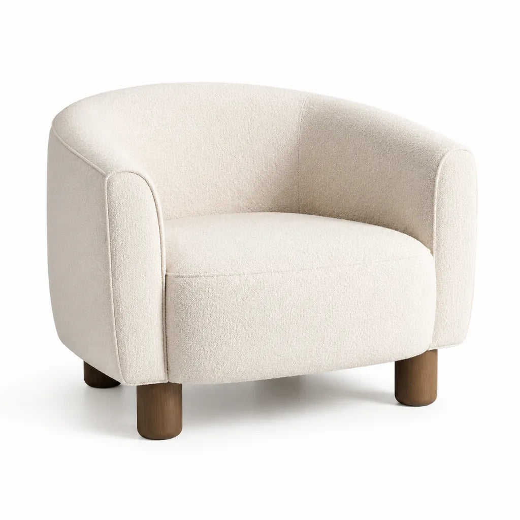 Poltrona imbottita bouclé crema con schienale curvo e gambe in legno 78 x 75 x 72 cm