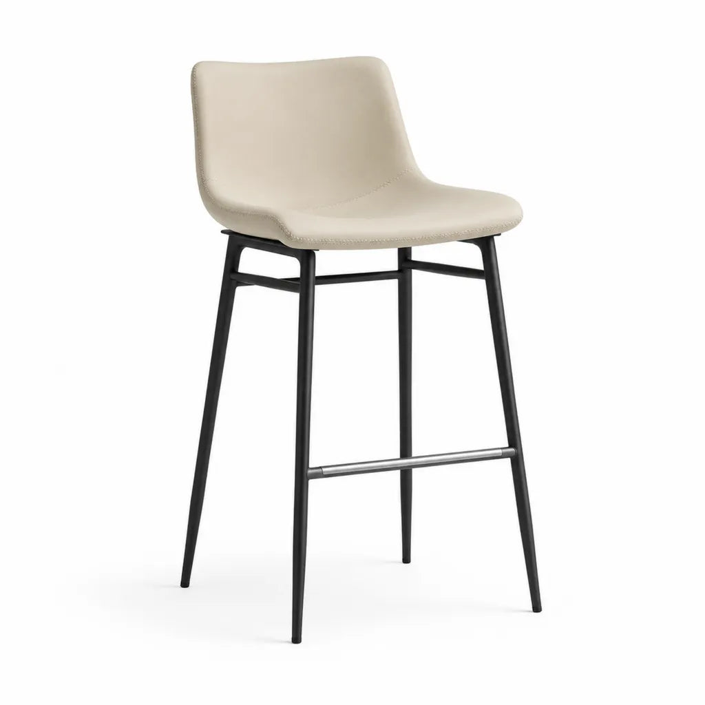 Sgabello da Bar con Schienale Seduta Sagomata in Pelle Sintetica PU Beige e Acciaio Nero Altezza Seduta 67 cm 48 x 52 x 97 cm